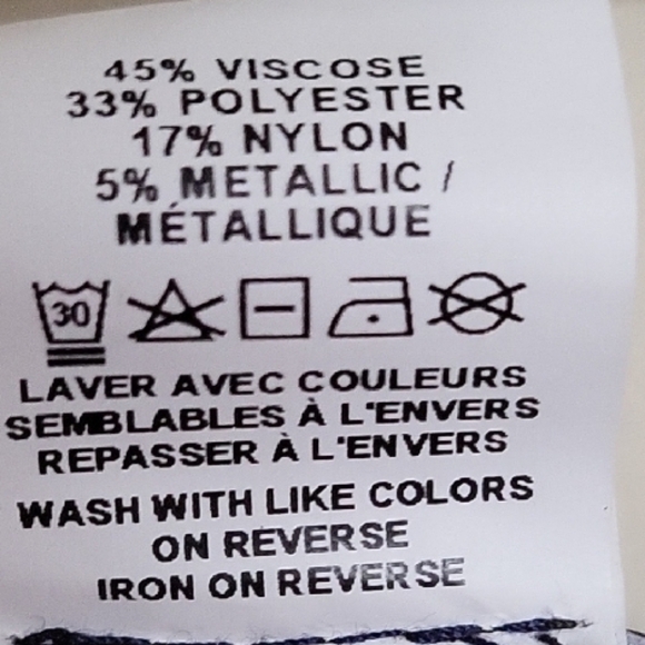 ✨️Kim&Co Elegant Off-the-Shoulder Black Sweater – Glitter Detail ✨ - Picture 4 of 4